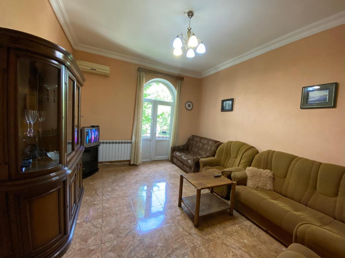 Agora Arcs Apartment Yerevan Exterior foto